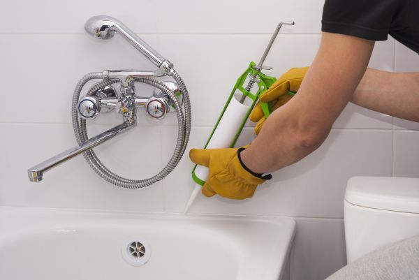 Bathtub Caulking in Littleton